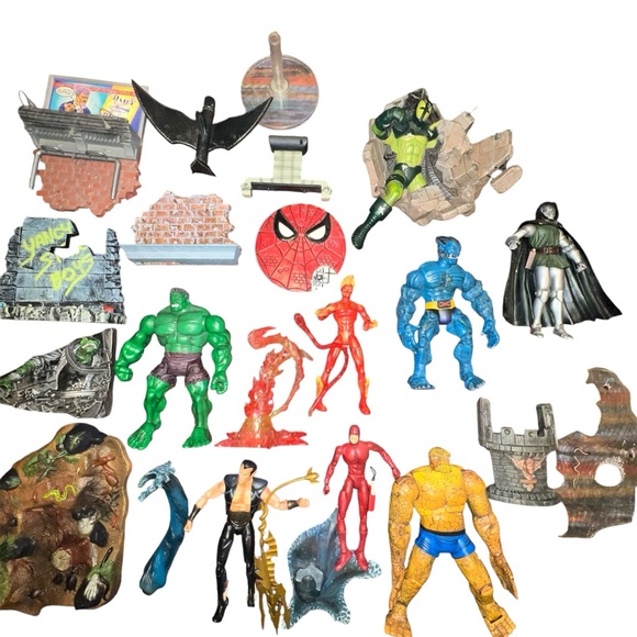 Marvel comics legends action figure bundle lot dr doom hill thing aqua man